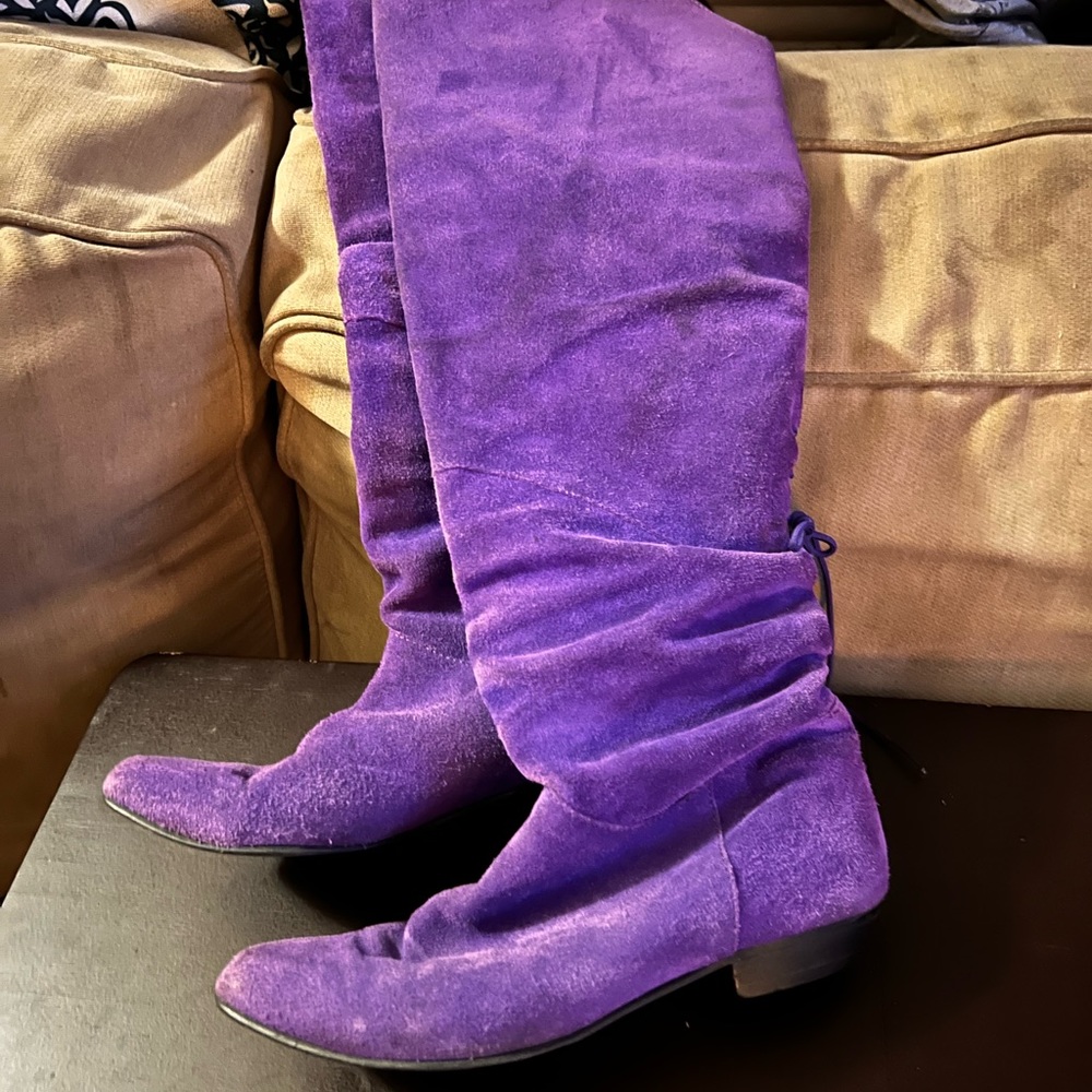 Beautiful Vintage Purple Suede Boots
